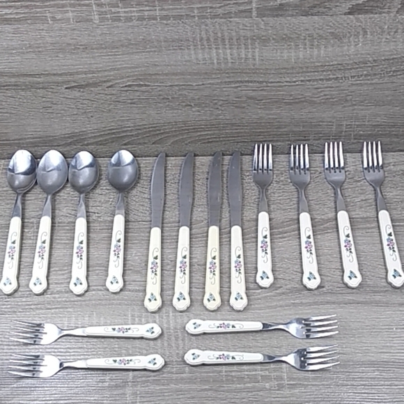 Pfaltzgraff Other - Vintage Tea Rose Pfaltzgraff utensil matching set silverware set